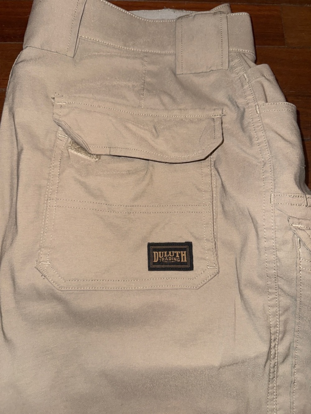 Duluth Trading Co Beige Cargo Shorts - Picture 7 of 10